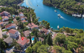 Stunning Home In Vrboska With Kitchen